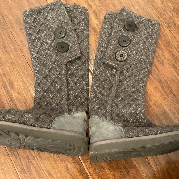 UGG, Austrian Gray boots, size 6 - Picture 10 of 11